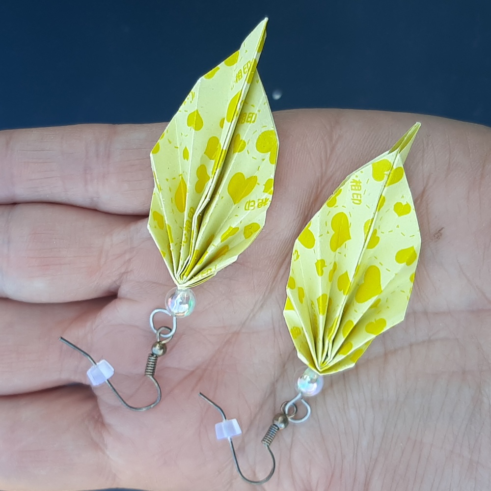 Earings - Picture 2 of 2